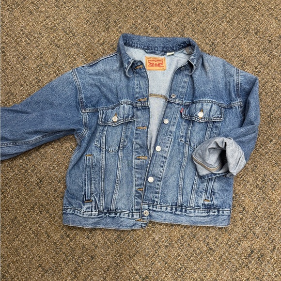 Levi's Women's 90s Trucker Jacket - Picture 3 of 5
